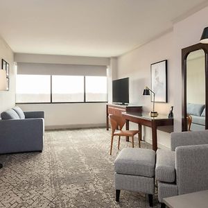 One-Bedroom King Suite
